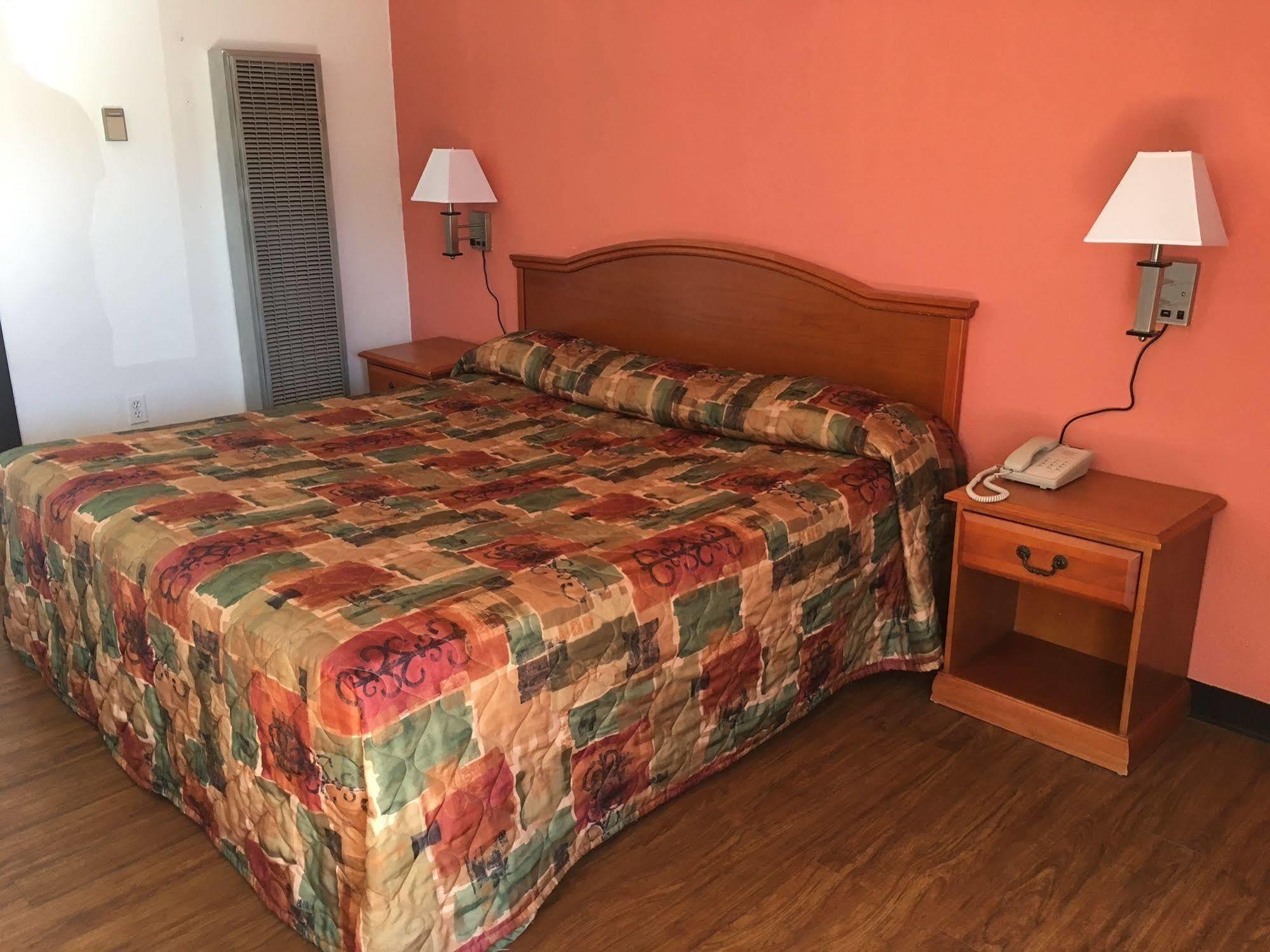 Buffalo Vintage Motel 2*